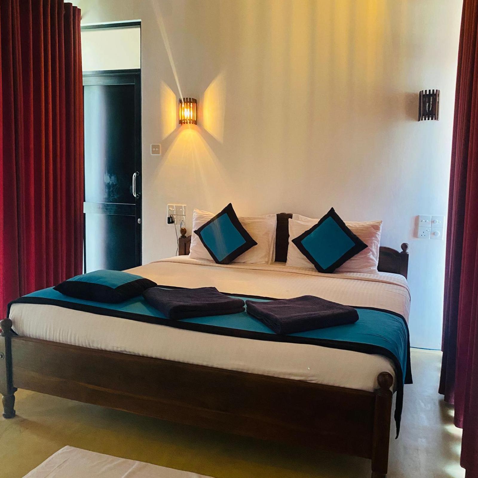 Shima Guni Beach Club Hotel Matara Room photo